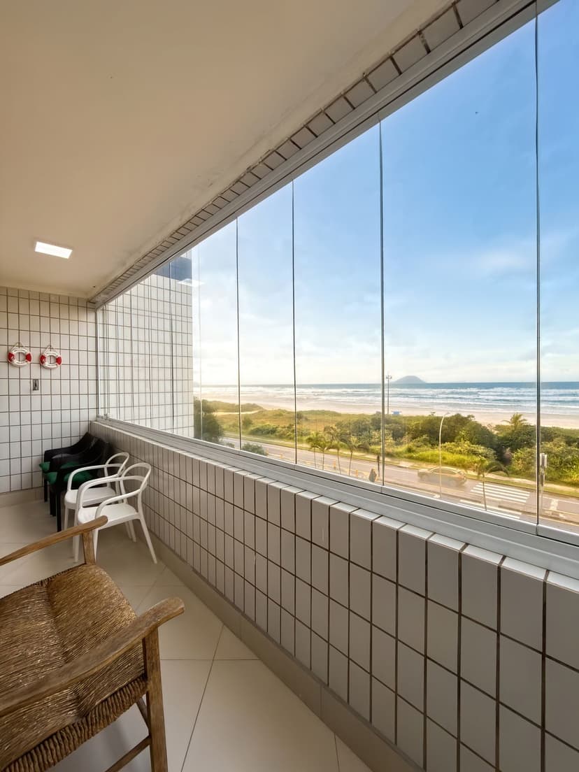 Cobertura duplex frente mar em Boraceia