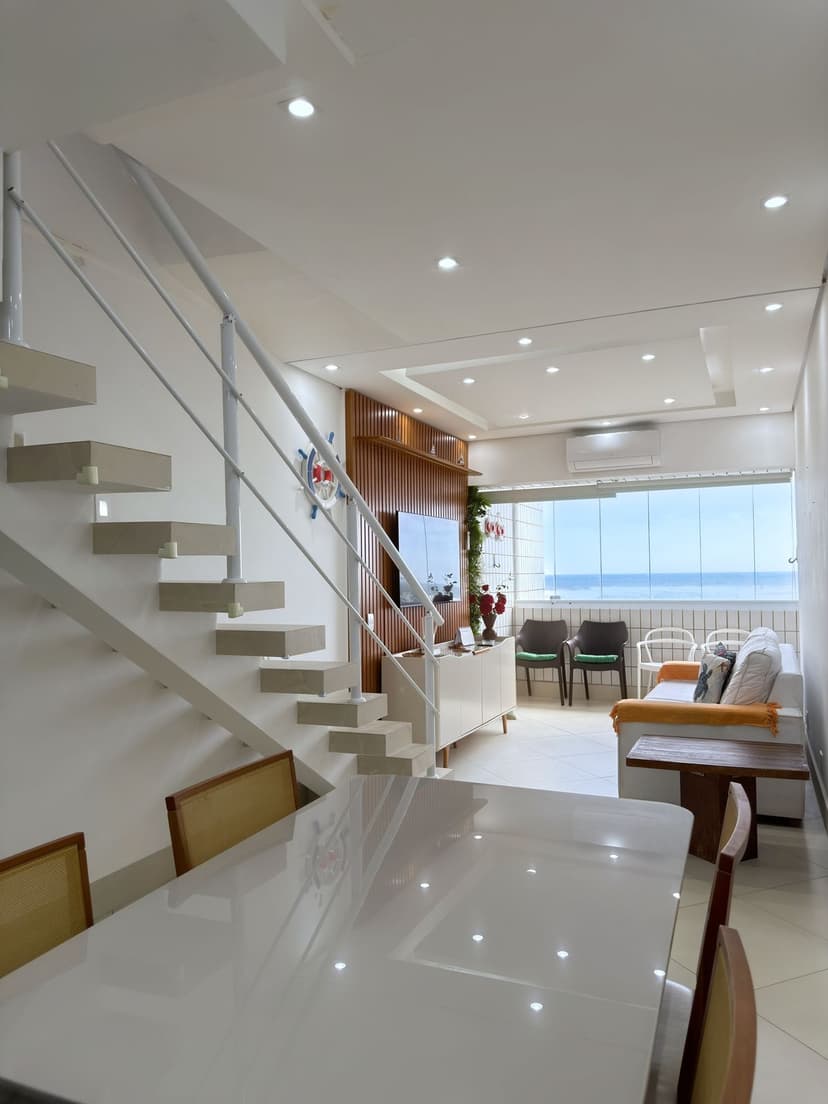 Cobertura duplex frente mar em Boraceia