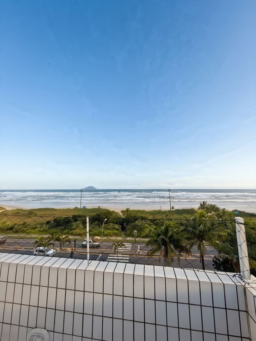 Cobertura duplex frente mar em Boraceia
